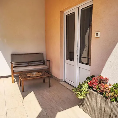 Ive By Interhome Semesterbostad Petrcane