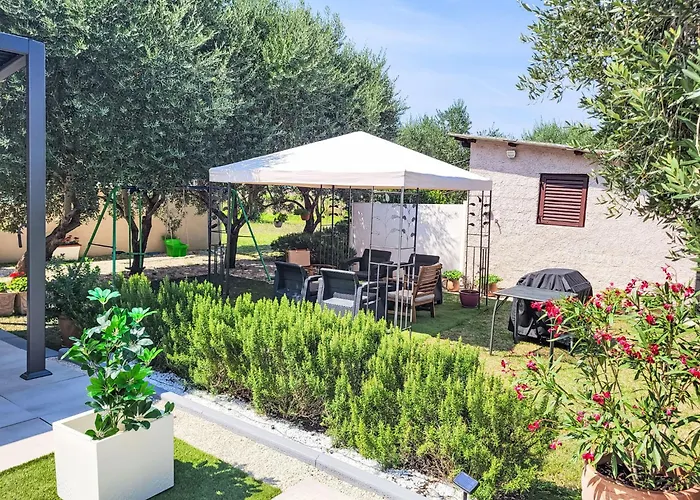 Ive By Interhome Semesterbostad Petrcane